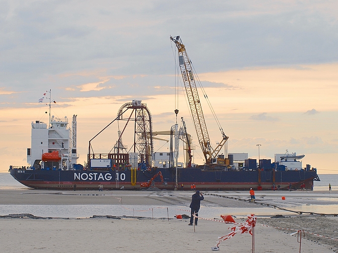 Kabellegeschiff am Strand vor Eiderstedt