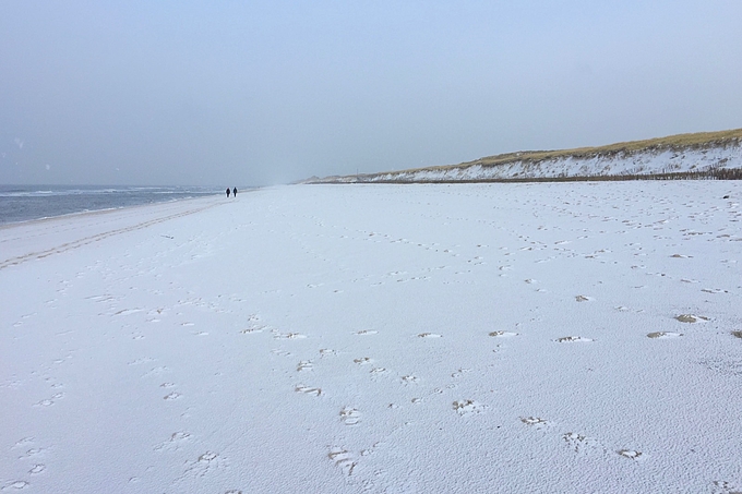 Schnee auf dem Sylter Strand