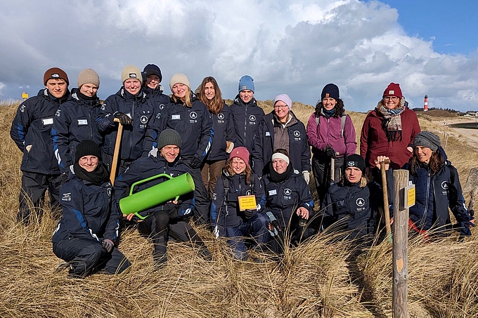 Gruppenbild bei Beschilderungsaktion