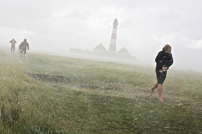 Wolkenbruch am Leuchtturm Westerhever