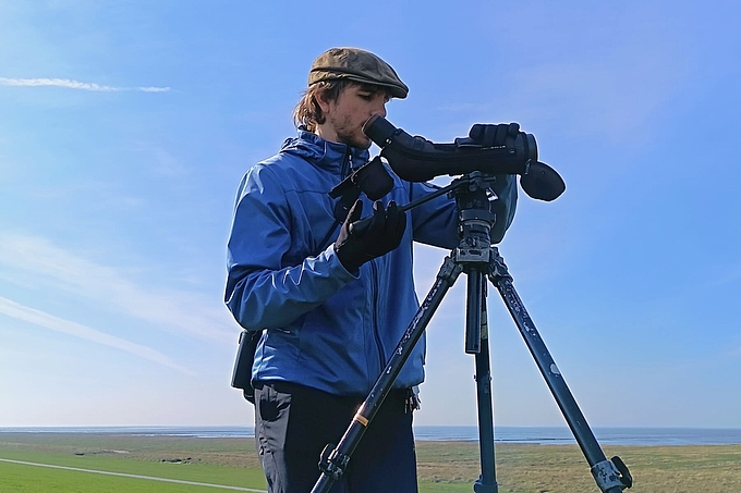 Freiwilliger am Fernrohr Freiwilliger am Fernrohr