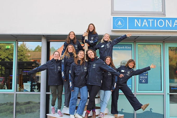 Team vor dem Nationalpark-Haus St. Peter-Ording