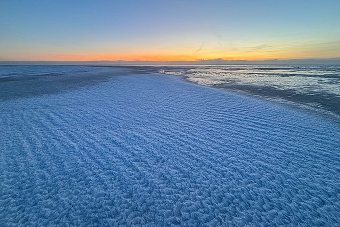 Eis-Wellen auf der Sandbank