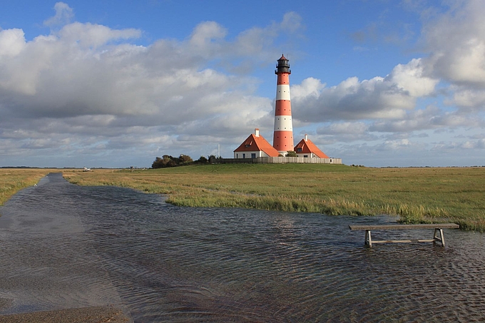 Überspülte Salzwiese vor dem Leuchtturm Westerhever