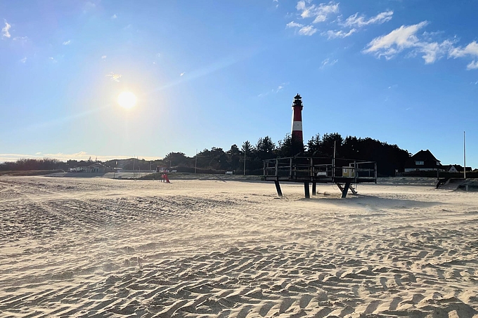 Strand am Hafen vor dem Hörnumer Leuchtturm