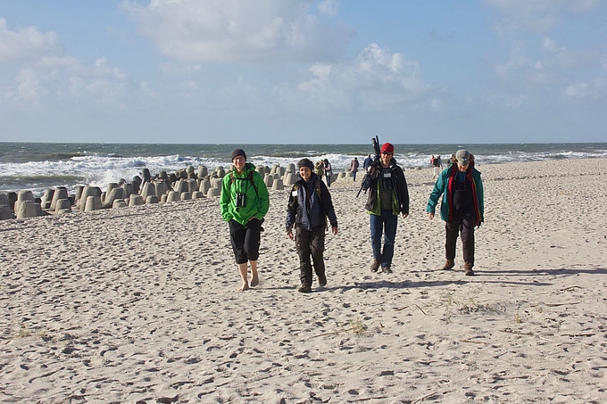 Ehemalige am Strand neben den Tetrapodenreihen