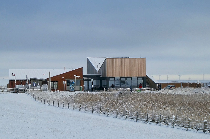 Station Lüttmoorsiel im Schnee