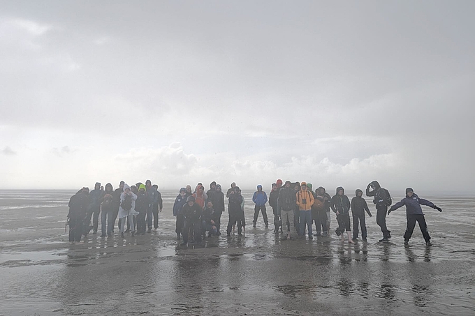 Gruppe wettert Schauerböen ab Gruppe wettert Schauerböen ab