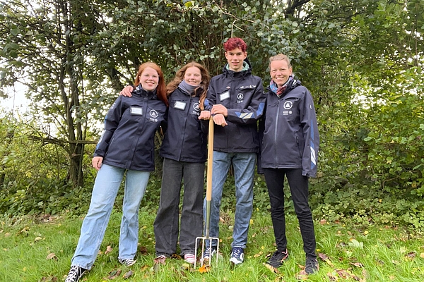 Gruppenbild im Garten Gruppenbild im Garten