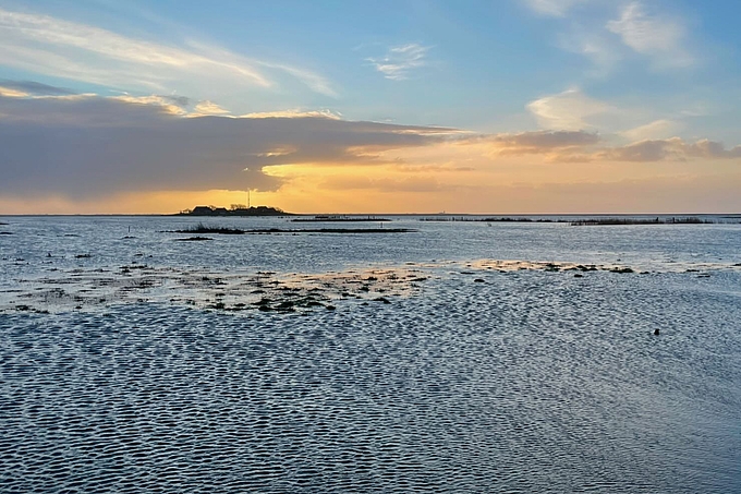 Sonnenaufgang über Landunter