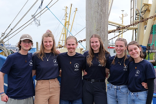 Gruppenbild am Hafen Gruppenbild am Hafen