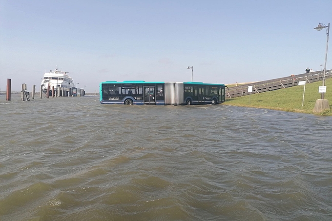 Hafen Nordstrand bei Hochwasser