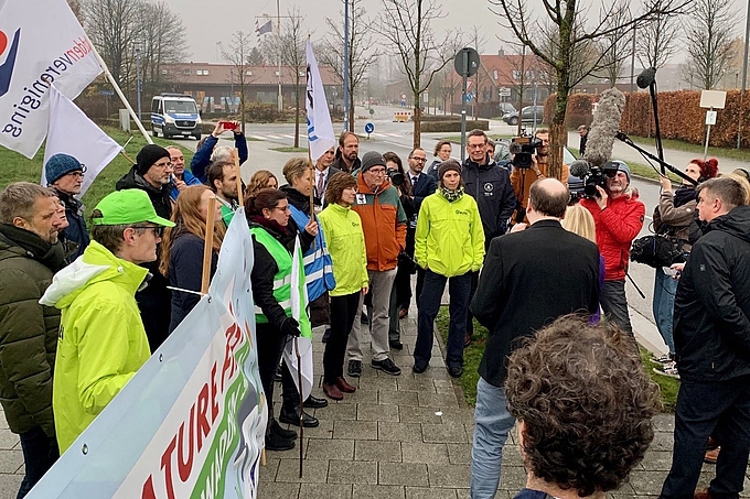 Demonstration der Naturschutzverbände mit Staatssekretärin und Minister