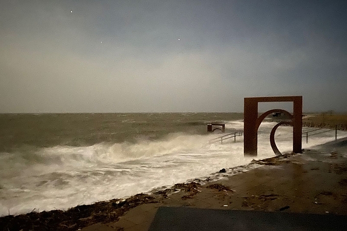 Nächtliche Brandung am Büsumer Strand