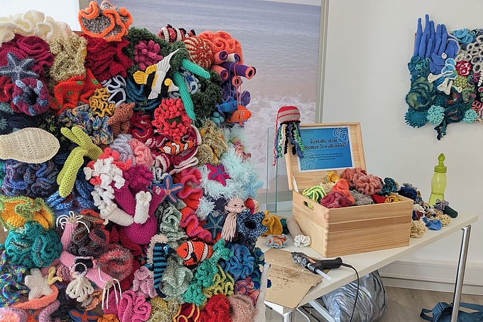 Basteltisch in der Ausstellung Basteltisch in der Ausstellung