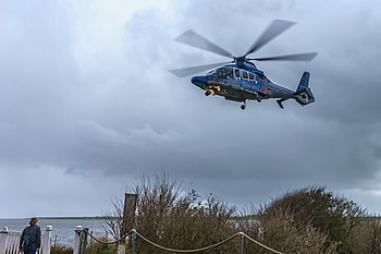 Hubschrauber über der Station Westerhever