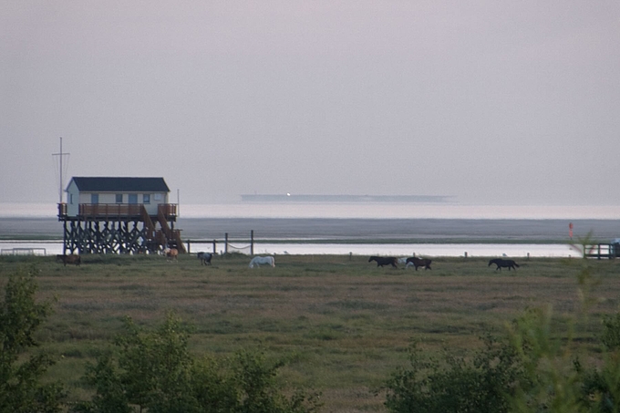 Helgoland als Fata Morgana vor Eiderstedt